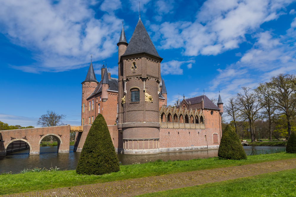 Kasteel Heeswijk paleizen en kastelen Nederland shutterstock 1283400253, Te doen met kinderen in Noord-Brabant