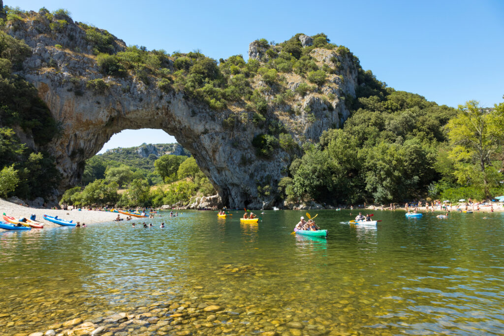 Vallon Pont dArc SH 1692490180 1, Te doen met kinderen in de Ardèche