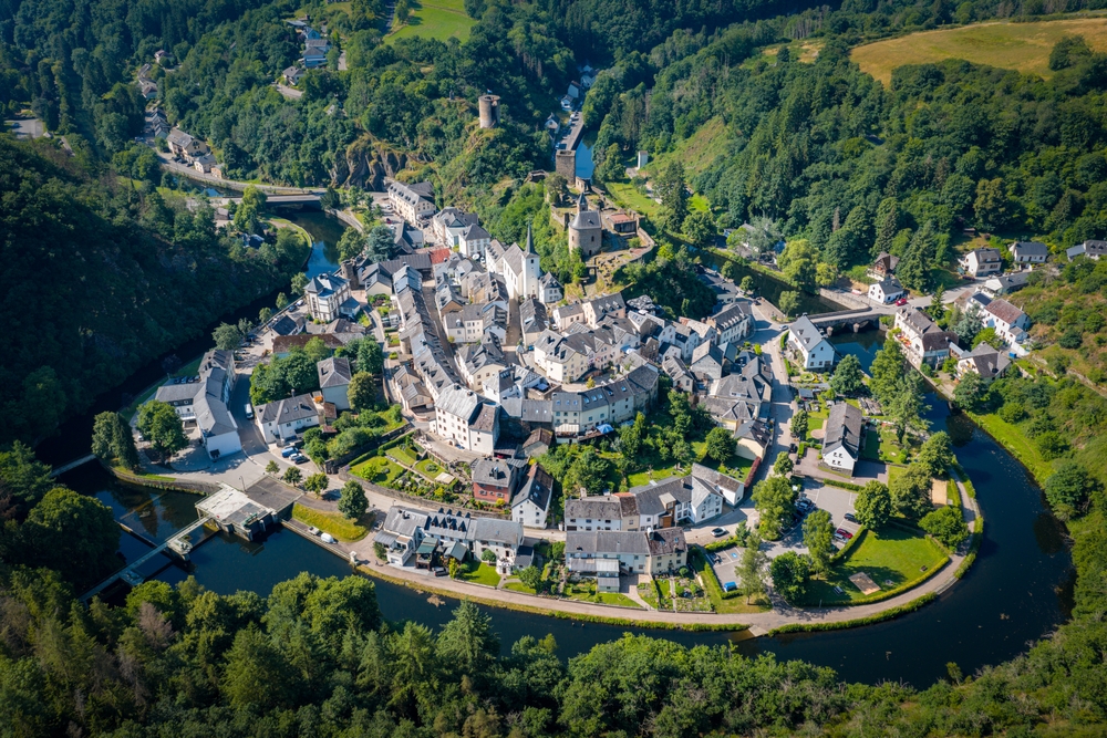 Esch sur Sure Luxemburg shutterstock 2661009249, Te doen met kinderen in Luxemburg
