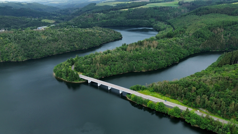 Lac de la Haute Sure Luxemburg shutterstock 2508258211, Te doen met kinderen in Luxemburg