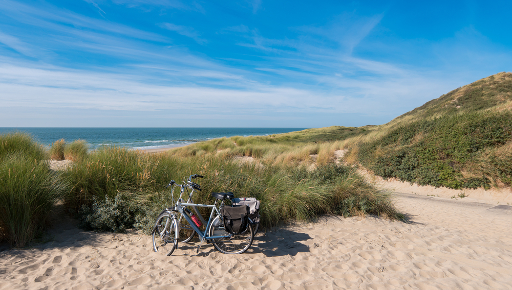 Strand Renesse shutterstock 602562665, zeeland met kinderen