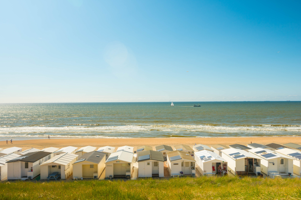 egmond aan zee stranden nederland shutterstock 1462949084, te doen met kinderen in Noord-Holland